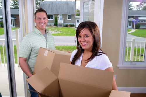 A smooth flat move in Woodsidepark with organized loading and transport