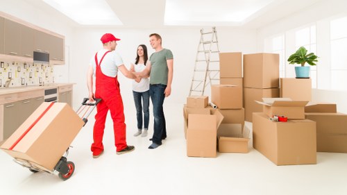 Secure and organized short-term storage space in Woodsidepark